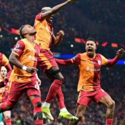 Cimbom şampiyonluk ma&ccedil;ına &ccedil;ıkıyor: Samsunspor - Galatasaray! Muhtemel 11'ler