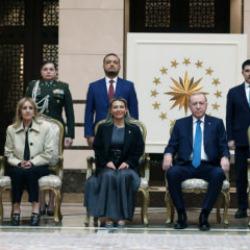 Cumhurbaşkanı Erdoğan 5 &uuml;lkenin b&uuml;y&uuml;kel&ccedil;isini kabul etti!