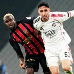 Devis Vasquez ilk kez kaleye ge&ccedil;iyor! Beşiktaş-Fatih Karag&uuml;mr&uuml;k! Muhtemel 11'ler