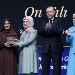 Emine Erdoğan'dan "Aile ve N&uuml;fus On Yılı Vizyon Belgesi" paylaşımı