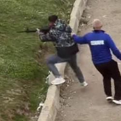 Erzurum'da eşine sinirlenen adam, kayınpederinin evine kurşun yağdırdı