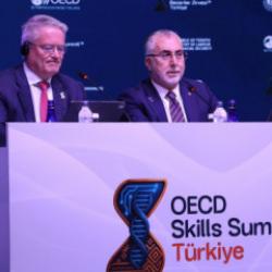 Bakan Işıkhan&rsquo;dan OECD zirvesinde "fırsat" vurgusu: T&uuml;rkiye hazır!