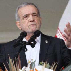  İran medyası: Pezeşkiyan, Arak&ccedil;i'yi g&ouml;revden almayı d&uuml;ş&uuml;n&uuml;yor