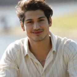 Kalbi durdu, yoğun bakıma alındı! Oktay &Ccedil;ubuk aslında kimdir?