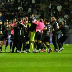 Karabağ'ın serisi sona erdi! Azerbaycan'da s&uuml;rpriz şampiyon