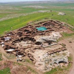 Karahantepe&rsquo;de yeni keşif! 12 bin yıl &ouml;nce insanların yedikleri ortaya &ccedil;ıktı