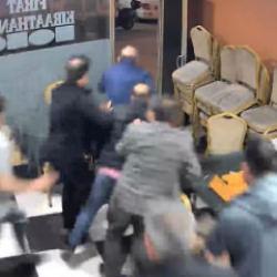 Camlar titreyinde kahvedekiler birbirini ezdi! İşte evlere şenlik panik...