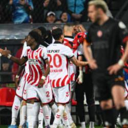Şampiyonluk r&ouml;tar yaptı! Galatasaray, Samsun'da hezimete uğradı