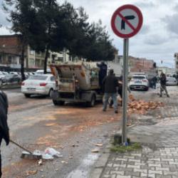 Samsun&rsquo;da akılalmaz kaza: Eşine yardıma koşarken tonlarca tuğlanın altında kaldı!
