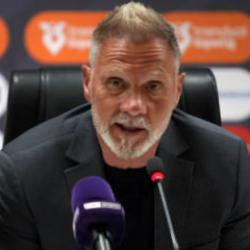 Thorsten Fink: Fenerbah&ccedil;e ya da Galatasaray i&ccedil;in oynamıyoruz