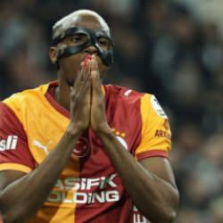 Victor Osimhen'e &ccedil;ok b&uuml;y&uuml;k şok! Hakkında şikayette bulunuldu: Zimmetine para ge&ccedil;irdi