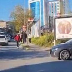 Maltepe'de trafikte başlayan tartışma ilerledi kavgaya d&ouml;n&uuml;şt&uuml;!