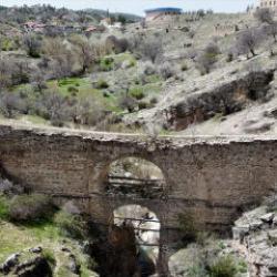 7 farklı d&ouml;nem aynı yerde! Isparta&rsquo;nın a&ccedil;ık hava m&uuml;zesi: Uluborlu