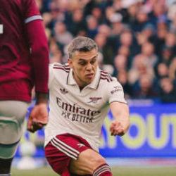 90+5'te gol VAR'dan d&ouml;nd&uuml;! Şampiyonluk i&ccedil;in geri sayım başladı