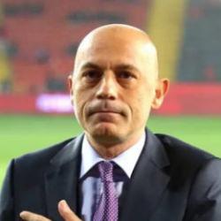 ABD'de T&uuml;rk imzası! C&uuml;neyt &Ccedil;akır, 2026 D&uuml;nya Kupası'na gidiyor