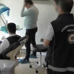 Bursa'da sahte doktor operasyonu! Evleri polikliniğe &ccedil;evirmişler: 17 ş&uuml;pheli yakalandı