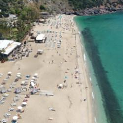 Alanya&rsquo;da erken yaz hareketliliği: Kleopatra Plajı ziyaret&ccedil;i akınına uğradı