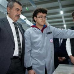 Bakan Tekin yeni modeli tanıttı! Mesleki eğitimde aranan eleman d&ouml;nemi başladı