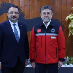 Bakan Yumaklı'dan gen&ccedil;lere hibe desteği m&uuml;jdesi: Bir g&uuml;zel haber de &ccedil;ift&ccedil;ilere