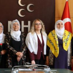 'Barış Anneleri'nden MHP'ye ziyaret