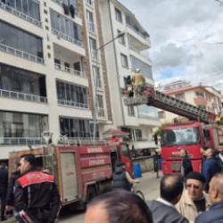 Bing&ouml;l&rsquo;de korkutan yangın: Dumanlar binayı sardı, 13 kişi etkilendi