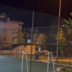 B&uuml;y&uuml;k&ccedil;ekmece'de parkta bı&ccedil;aklı kavga: 2 ağır yaralı