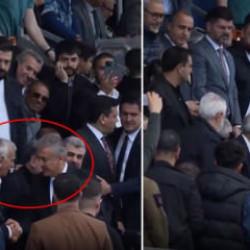 Dikkat &ccedil;eken g&ouml;r&uuml;nt&uuml;: Ahmet T&uuml;rk, kendisi yerine kayyum atanan Vali Akkoyun ile yan yana 