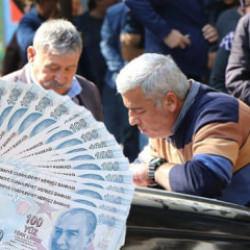 Emeklilere m&uuml;jdeli haber: Bayram &ouml;ncesi s&uuml;rpriz!