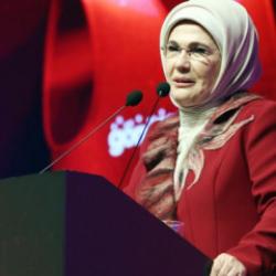 Emine Erdoğan: Onlar varsa karanlık yoktur