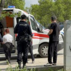 Erkek arkadaş kavgasında 3 kız bı&ccedil;akla yaralandı