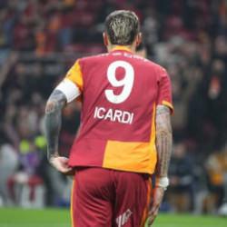 Eşyalarını Milano'ya g&ouml;nderdi! Son kez taraftarın &ouml;n&uuml;ne &ccedil;ıkacak