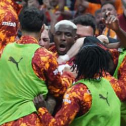 Galatasaray'da 4 futbolcu bir ilki yaşadı!