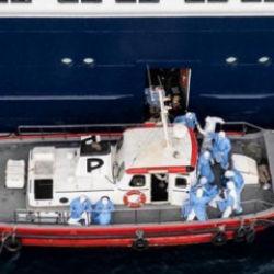 Gemide vir&uuml;s paniği: Tahliye anları kameralara yansıdı