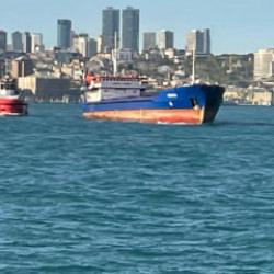 İstanbul Boğazı'nda makine arızası yapan gemi kurtarıldı