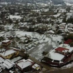 İzmir &Ouml;demiş'te kar yağışı etkili oldu