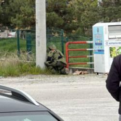 Lise yakınında panik anları! Bomba imha ekipleri b&ouml;lgeye &ccedil;ağırıldı!