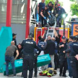Manisa&rsquo;da feci &ouml;l&uuml;m: 2 &ccedil;ocuk babası kurtarılamadı