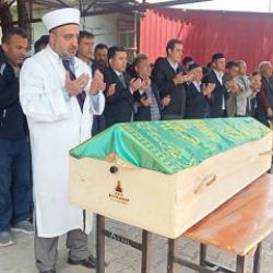 Mersin'de acı veda: 2 kardeş toprağa verildi!