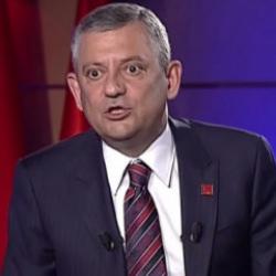 &Ouml;zg&uuml;r &Ouml;zel'den 'Burcu K&ouml;ksal' a&ccedil;ıklaması: 'Gerekirse kocanı boşa ama partine bunu yapma'