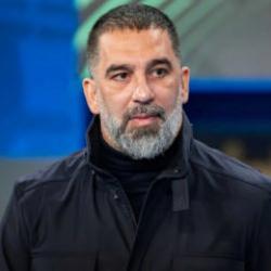 Rakibi ma&ccedil; &ouml;ncesi Arda Turan'ı &ouml;ve &ouml;ve bitiremedi! 