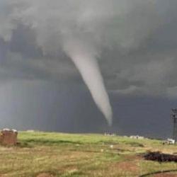 Şanlıurfa'da hortum paniği! Ev ve ahırlar yerle bir oldu: 11 yaralı var!