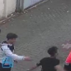 Sokakta yaşayan adamı yumruklayan &ccedil;ocuğa ev hapsi cezası