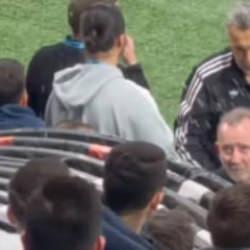 Son d&uuml;d&uuml;kle birlikte 'İstifa' sesleri! Taraftarlar Sergen Yal&ccedil;ın'a şişe fırlattı