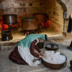 Topkapı Sarayı'nın harem b&ouml;l&uuml;m&uuml;ndeki "Kadınefendiler ve Cariyeler Taşlığı" ziyarete a&ccedil;ıldı