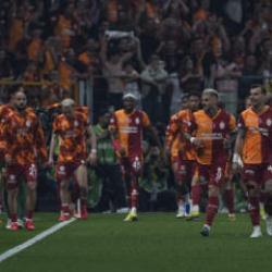 Trib&uuml;nler aynı şeyi s&ouml;yledi! Icardi g&ouml;zyaşlarını tutamadı