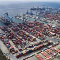 Dev konteyner gemileri T&uuml;rkiye'ye akın etti: T&uuml;m zamanların nisan rekoru kırıldı!