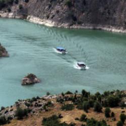&Uuml;&ccedil; ilin kesiştiği doğa harikası: Arapapıştı Kanyonu ziyaret&ccedil;ilerini b&uuml;y&uuml;l&uuml;yor