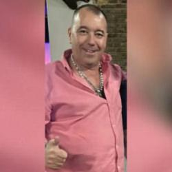 Yarım tonluk timsahın midesinden 6 terlik &ccedil;ıktı!