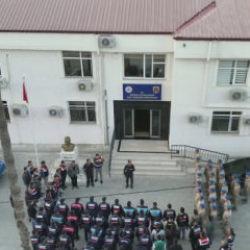 Zehir tacirlerine darbe: Diyarbakır ve Mersin'de 216 kilogram uyuşturucu ele ge&ccedil;irildi