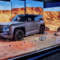 &Ccedil;in otomotivde sınırları aştı! İşte tekerlere dans ettiren SUV!